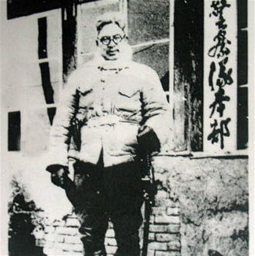 杨靖宇死后被剖尸，日本军官回国后绝望，毒死妻儿并留...-4.jpg