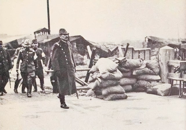 南京大屠杀后，松井石根从南京带走10坛血土，多年后才知...-9.jpg