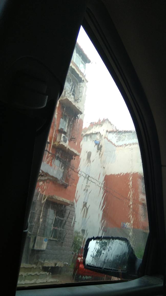 150605d8n1jopzorhuvorz.jpg