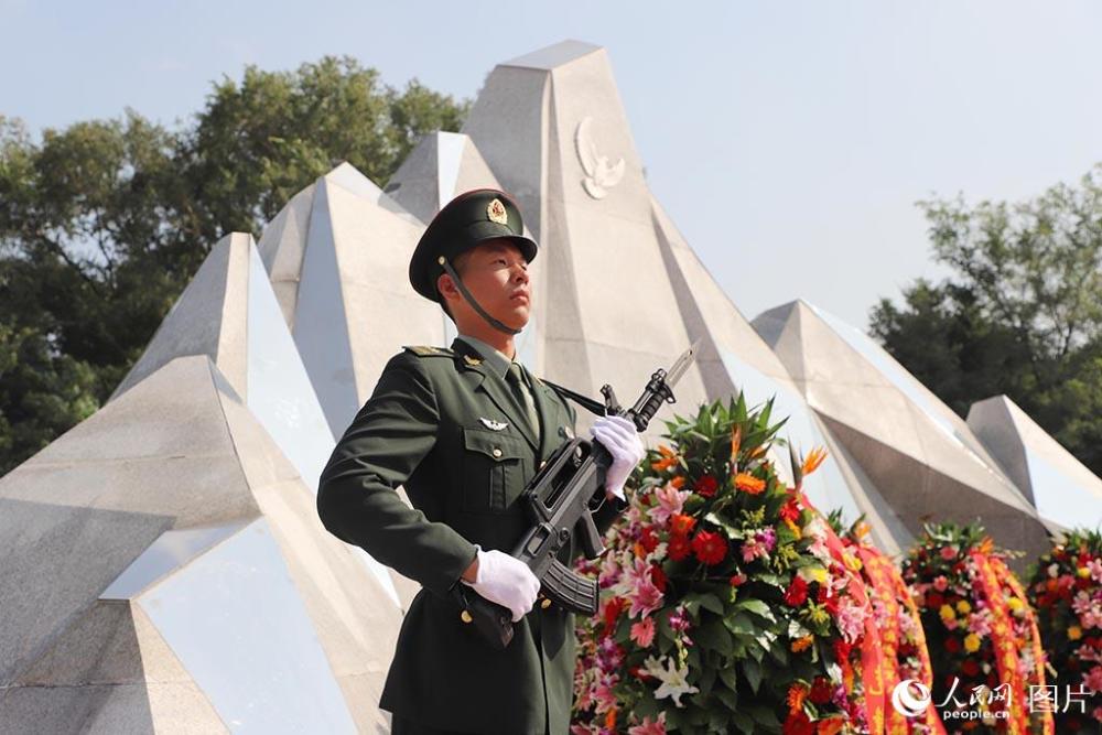 第七批在韩中国人民志愿军烈士遗骸在沈阳安葬-1.jpg