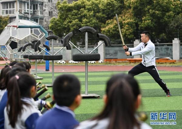 我爱体育课——五行刀法体验校园武侠人生-5.jpg
