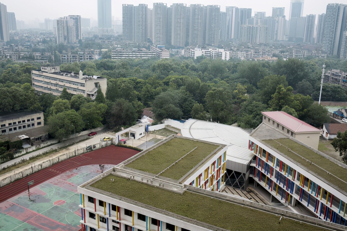 上海“取消”学区房，知名小区一夜降价60万-2.jpg