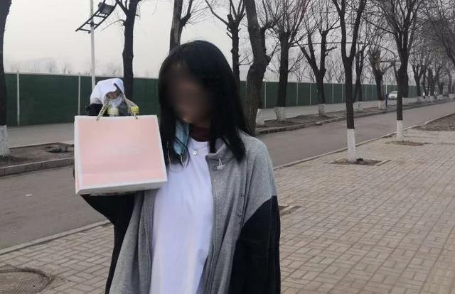 谁在纵容？女孩酒吧“拒绝搭讪”被刺死：凶手“缓刑”...-1.jpg