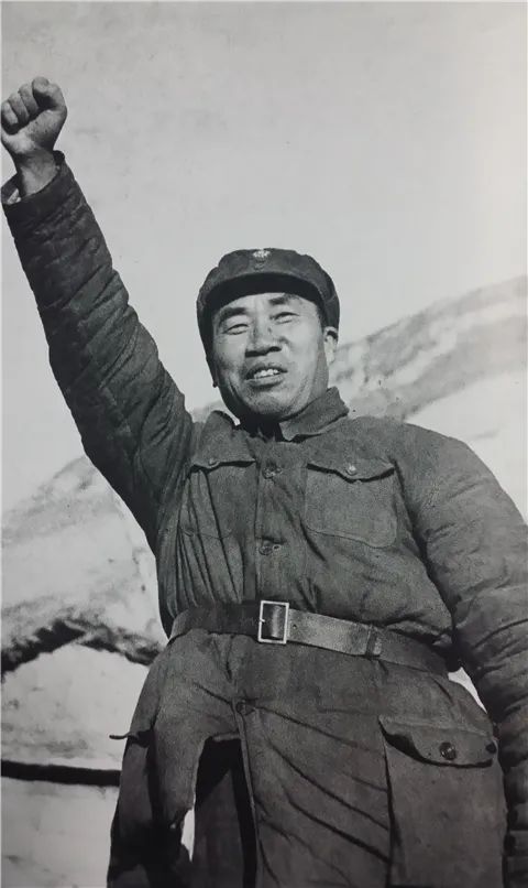 20 首热血诗词，忆百年峥嵘岁月-15.jpg