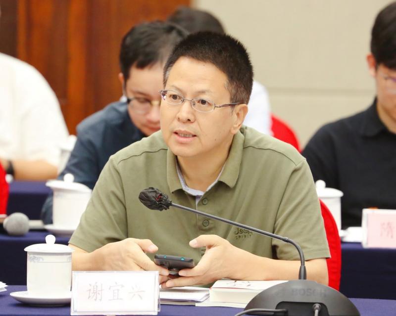 诗人谢宜兴：诗歌要抵制“低级红”摒弃“伪抒情”-1.jpg