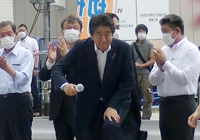 为安倍落泪，获得清华教授力挺的女记者曾颖，终被禁言...-1.jpg