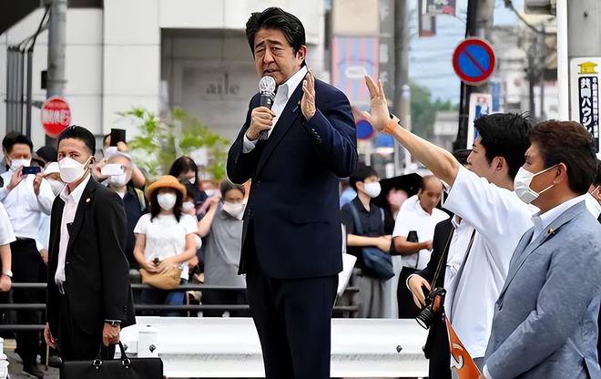 替安倍发声，发表辱华言论唐山女教授被查，又有高级记...-1.jpg