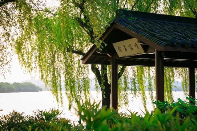 10首春游诗词，看古人的浪漫春天-8.jpg