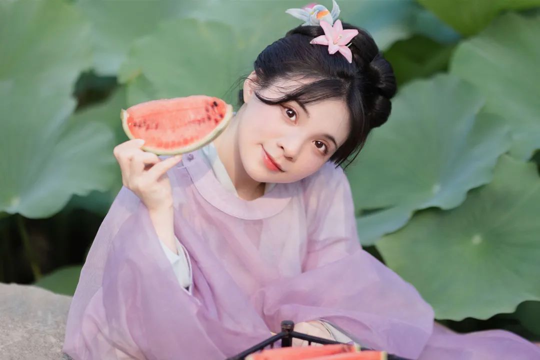 下咽顿除烟火气，入齿便作冰雪声。古诗词中的西瓜，送...-1.jpg