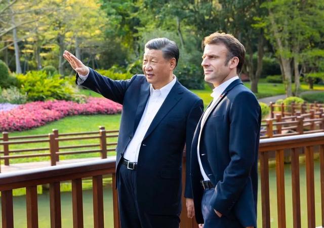 习主席收到的三份珍贵心意-2.jpg
