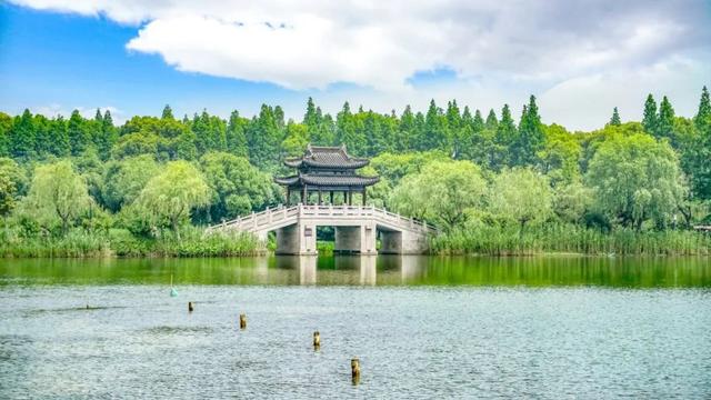 30首春游诗词，诗情画意，共赏最美春光-5.jpg